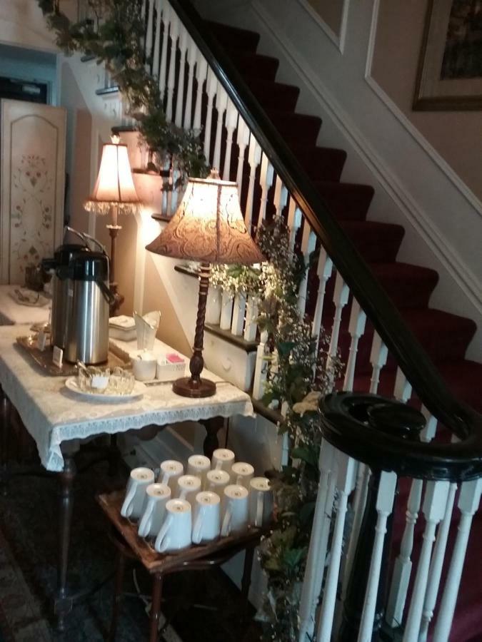 Hanover House Bed And Breakfast Niagarafallen Exteriör bild